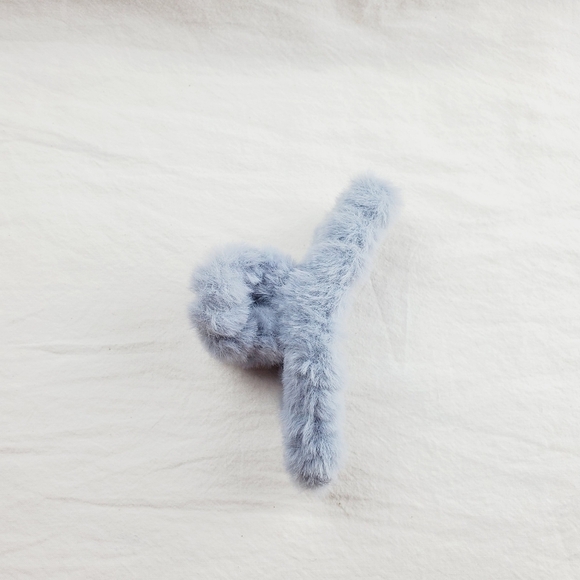 Plush hair claw clip hair accessories - Picture 6 of 7